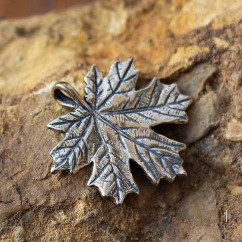 MAPLE LEAF, BRONZE PENDANT