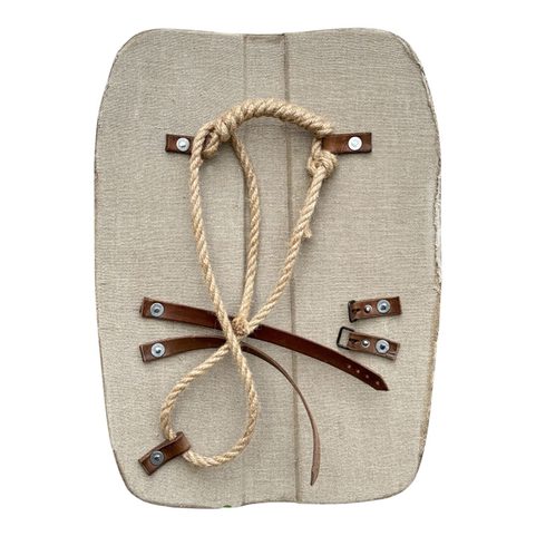 BOUCLIER MÉDIÉVAL – PAVOIS 60 × 45 CM