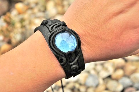 GLASS BRACELET, BLUE, EPOXY RESIN