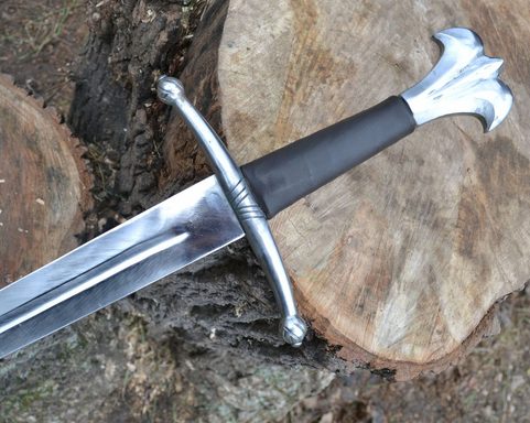 LUCIEN, ÉPÉE À UNE MAIN