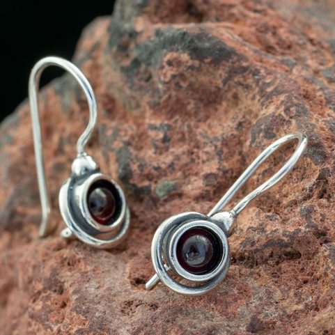 KAYLA, EARRINGS, GARNET, SILVER