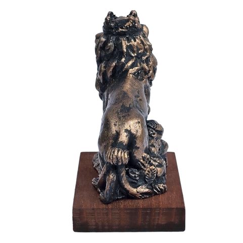 LION TCHÈQUE, STATUE