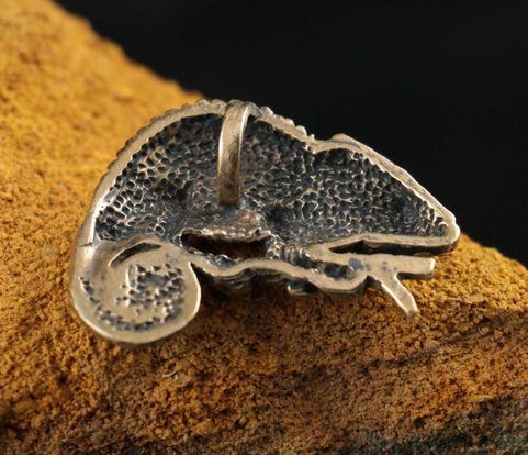 CHAMELEO, PENDANT, BRONZE