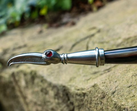 VIKING DRINKING HORN, TIN MOUNT, REPLICA