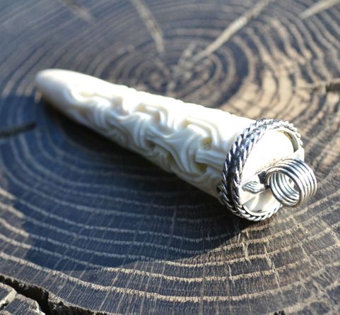 CORNE DE BOIS SCULPTÉ VIKING