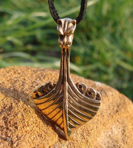 DRAKKAR, BATEAU DRAGON VIKING, PENDENTIF EN BRONZE