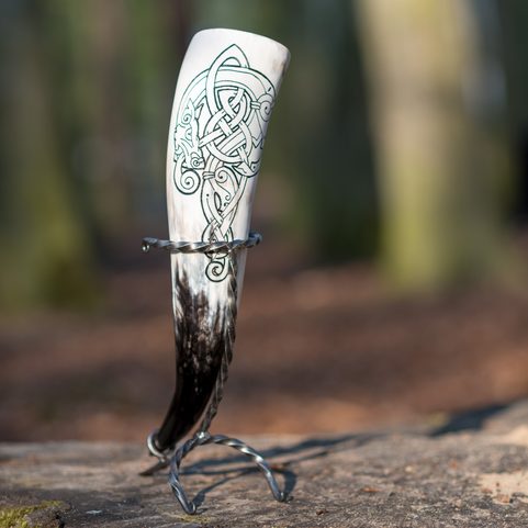 CELTIC WOLF, CARVED DRINKING HORN 0,4 L