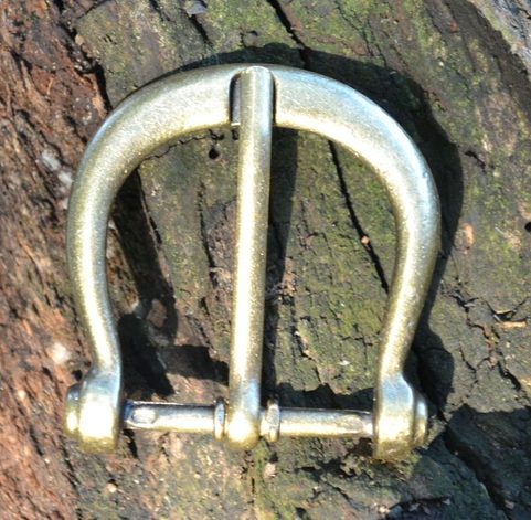 UNIVERSAL HISTORICAL BELT BUCKLE