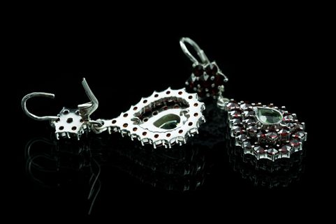 JACENIA, SILVER EARRINGS, MOLDAVITE, GARNET