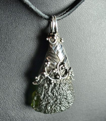 ARBOR UNIVERSUM, LUXURY SILVER JEWEL WITH CZECH MOLDAVITE, PENDANT AG 925