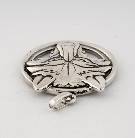 WOLF'S HEAD IN A RING, STERLING SILVER PENDANT