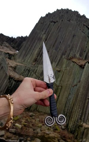 GORMALL, GESCHMIEDETER DOLCH