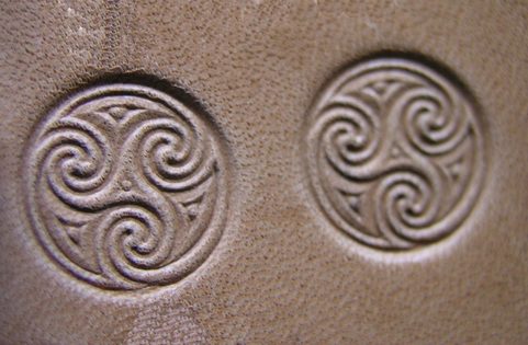 KELTISCHE TRISKEL, LEDERSTEMPEL