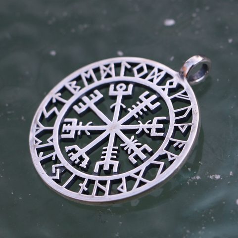 VEGVÍSIR - ISLÄNDISCHER KOMPASS, OHRRINGE UND ANHÄNGER AUS SILBER AG 925