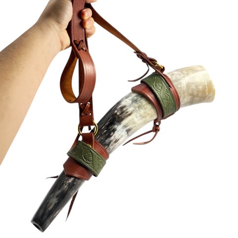 CAROLUS SIGNAL HORN WITH A LEATHER HOLDER