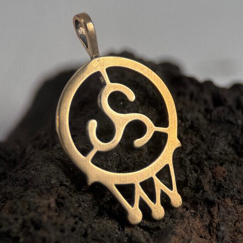 TRISKELE IN CIRCLE, BRONZE PENDANT
