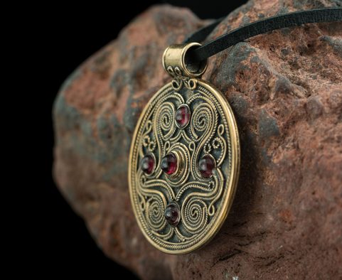 BATTERSEA, BRITISCHER LUXUSSCHMUCK, BRONZE, GRANAT