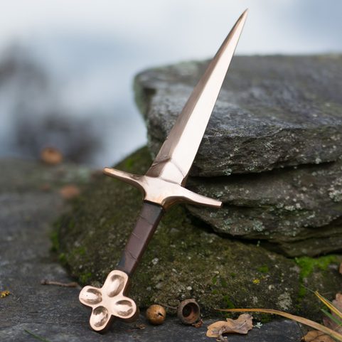 ELIZABETHIAN BRONZE DAGGER