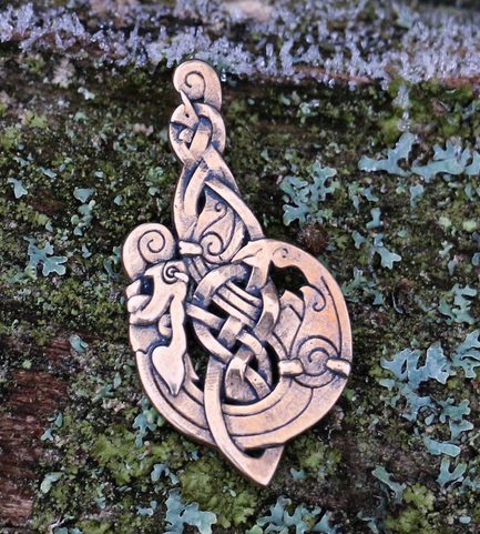 MAC TÍRE, CELTIC WOLF, BRONZE PENDANT