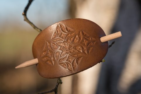 PLATAN LEATHER HAIR CLIP, BROWN