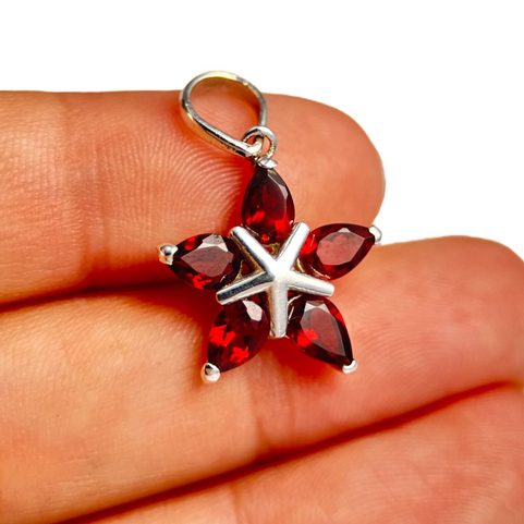 ERYDA, SILVER PENDANT, GARNET AG 925/1000