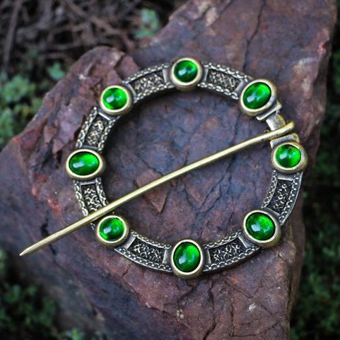 NORICA, LARGE MEDIEVAL CLOAK BROOCH WITH GLASS