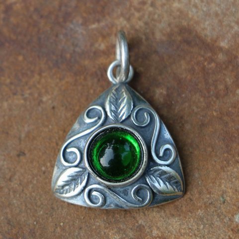 BOUDICCA, STERLING SILVER PENDANT WITH GREEM GLASS