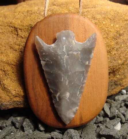 FLINT ARROW PENDANT
