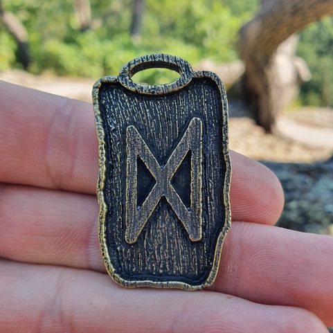 DAGAZ - RUNE PENDANT ZINC, ANT.BRASS