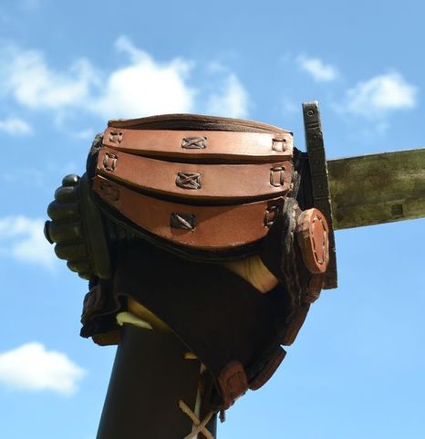 LEATHER GAUNTLET FOR SWORD FIGHT, LEFT HAND