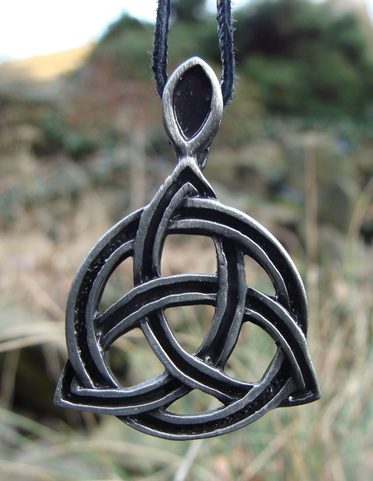 CELTIC TRIQUERTUM, PENDANT, TIN ALLOY