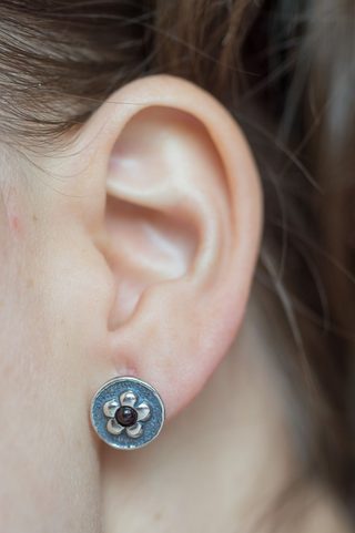 GRACE, EARRINGS, GARNET, SILVER