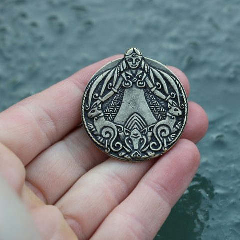 FREYA VIKING PENDANT ZINC, ANTIQUE BRASS