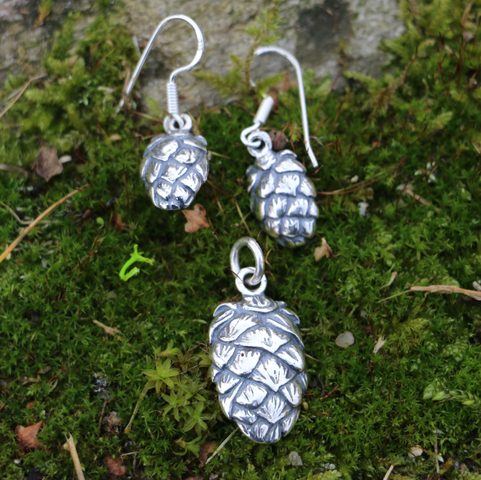 HOPS - HOP CONE, SET OF PENDANT AND EARRINGS, SILVER