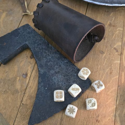 ALEA GOTHICA, LEATHER CUP AND DICE, 6 PIECES