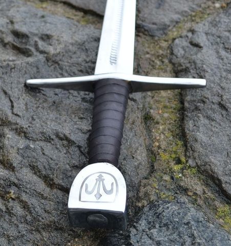 ÉPÉE ETCHÉE, RÉPLIQUE DE MUSÉE, XIII. SIÈCLE