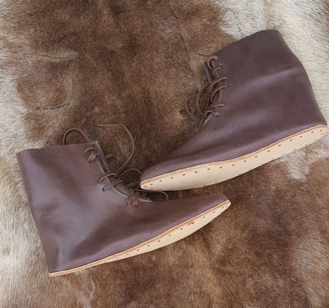 WALERAN, CHAUSSURES HISTORIQUES EN CUIR