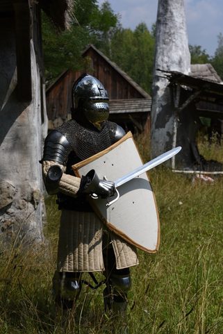 HBM, MEDIEVAL FALCHION
