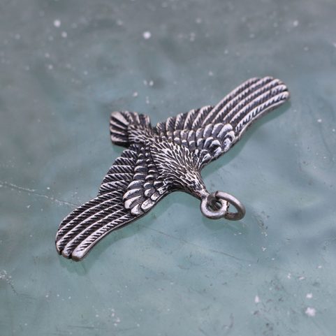 CORBEAU VOLER, ZINC PENDENTIF