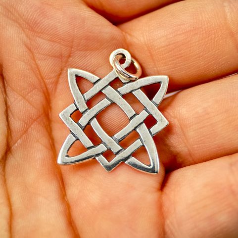 ÉTOILE DE SVAROG, PENDENTIF EN ARGENT