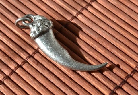 WOLF CLAW, PENDANT, ZINC