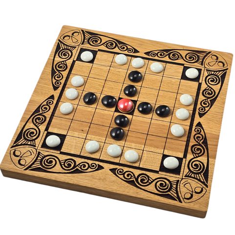 FIDCHELL CELTIC BOARD GAME VERSION BRIAN BORU WITH OAK BOARD, GLASS