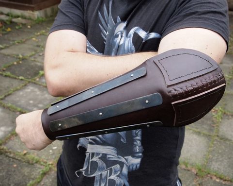 LEATHER BRACER WITH METAL STRAPS, ELBOW PROTECTION,  FOR COMBAT