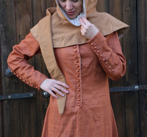 VÊTEMENTS MÉDIÉVAUX POUR FEMMES - BOURGEOISE - BOURGEOISE, 2E MOITIÉ DU 14E SIÈCLE