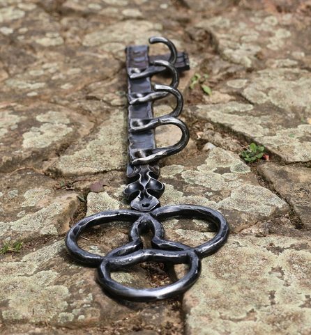 CLÉ, PORTE-SERVIETTE FORGÉ