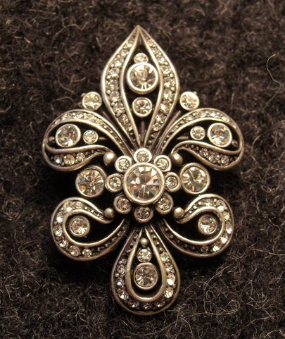 FLEUR DE LIS, COSTUME BROOCH