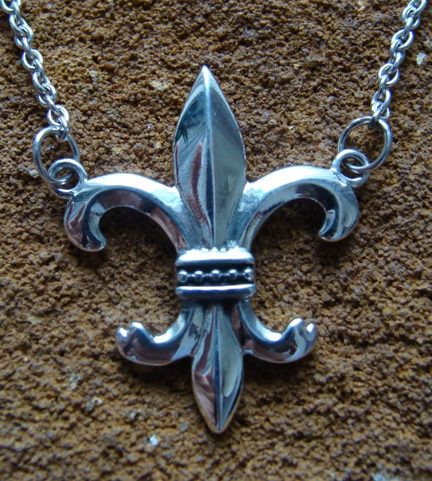 FLEUR DE LIS, SILVER NECKLACE