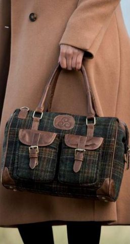 SAC À DOUBLE POCHE FRONTALE, GREEN ERIN CHECK, ARAN IRELAND