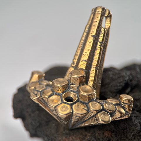 DIMMUBORGIR - THOR HAMMER, BASALT COLUMNS, BRONZE PENDANT