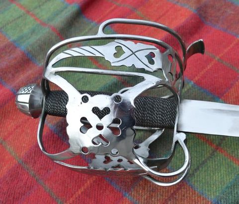 SCOTTISH BASKET HILTED SWORD, MUSEUM COPY, BATTLE READY